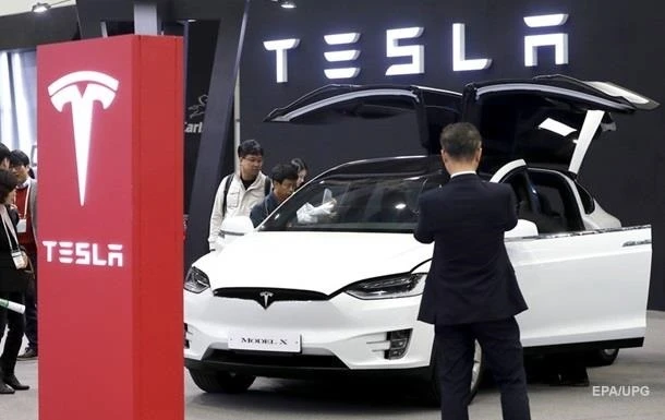 Маск почав продавати в ЄС Tesla китайської зборки