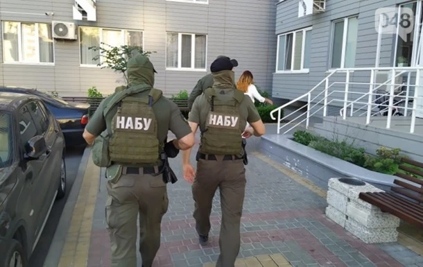НАБУ відкрило справу за виплатами Приватбанку Суркісам