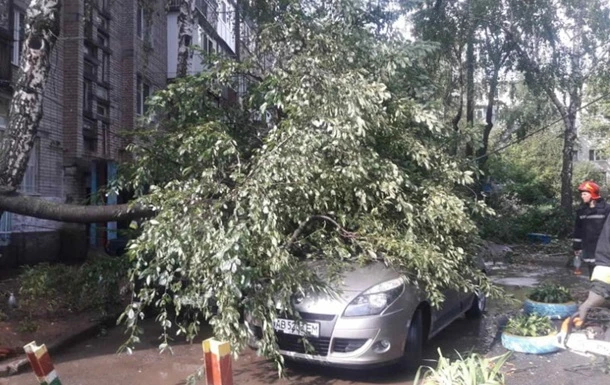 Вінницю накрив ураган зі зливою