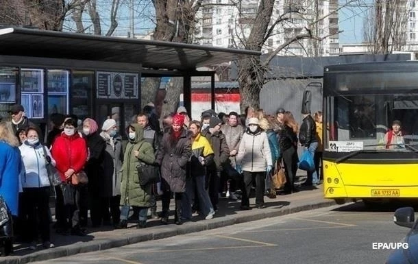 Громадський транспорт у вихідні буде працювати