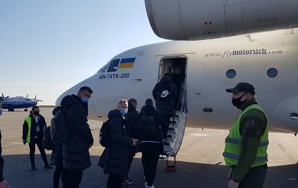 Зоря вирушила на матч з Лестером