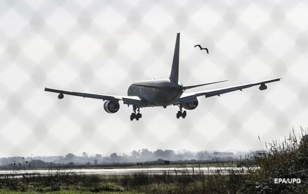 У США пілоти скасували рейс через відмову пасажирів надіти маски