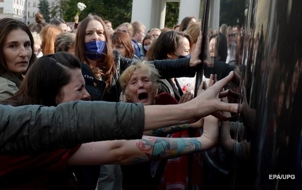 Протести в Білорусі: до Мінська стягують військову техніку