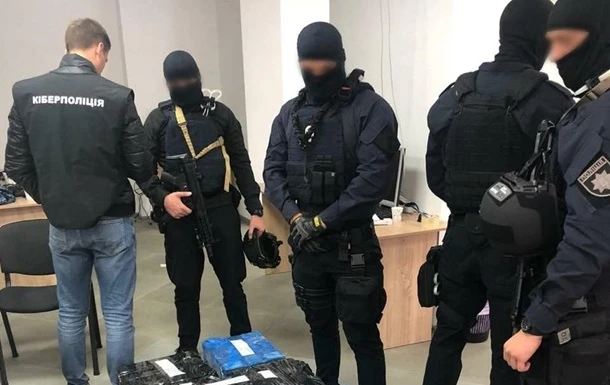 Шахраї із Сум виманили у іноземців кілька мільйонів