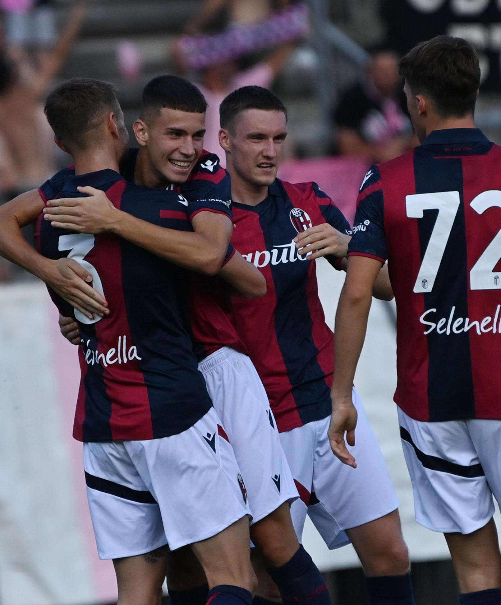 Peccatucci di mezza estate. Lampi di Barrow e Raimondo Poi il Bologna spegne la luce Dai tifosi la cartolina più bella