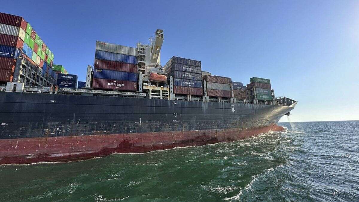 Un misil alcanza un buque que transportaba cereales en aguas rumanas