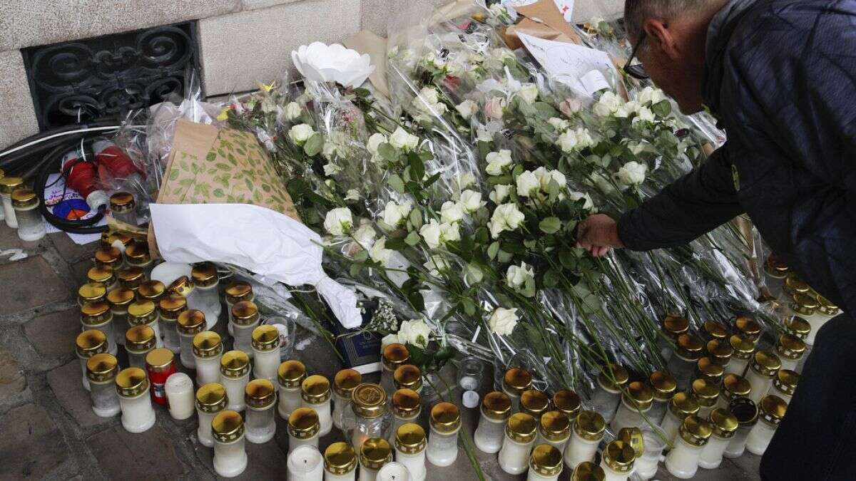 A un año de su asesinato, Francia rinde homenaje Dominique Bernard