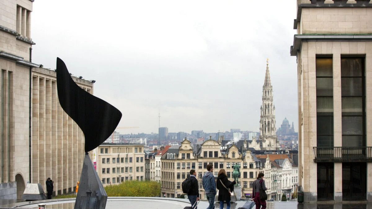 Bruxelles : un immeuble de logements loués sur Airbnb mis sous scellé