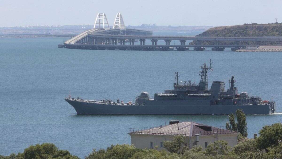 La Russie utilise-t-elle toujours le pont de Crimée pour renforcer son armée en Ukraine ?