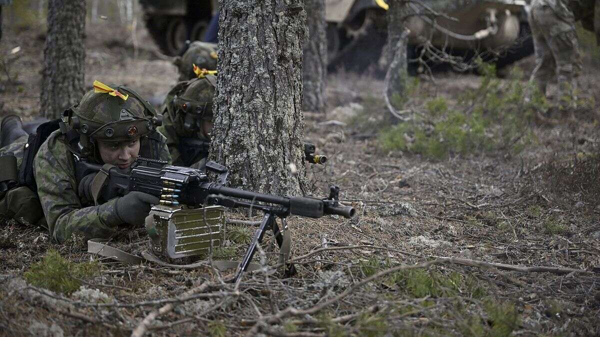 La Finlande intensifie sa préparation militaire