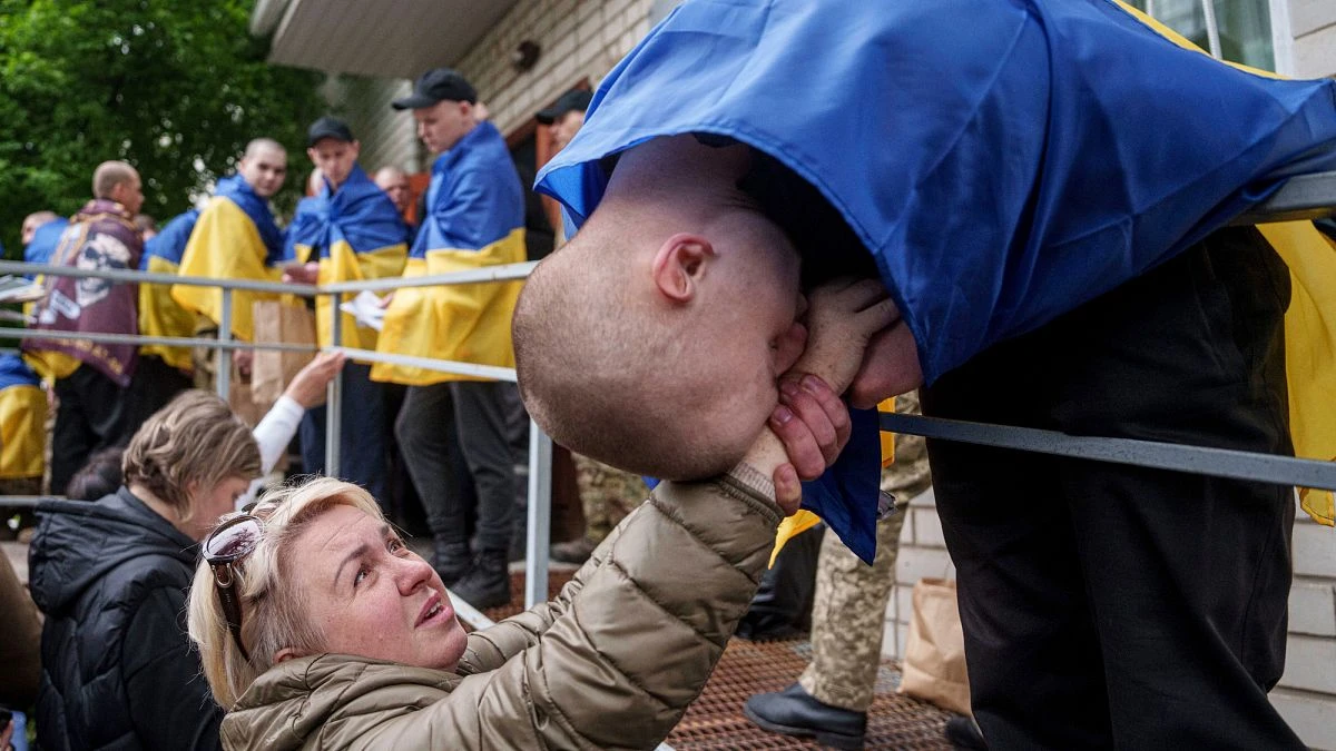 Rusia ofrece prisioneros ucranianos para 