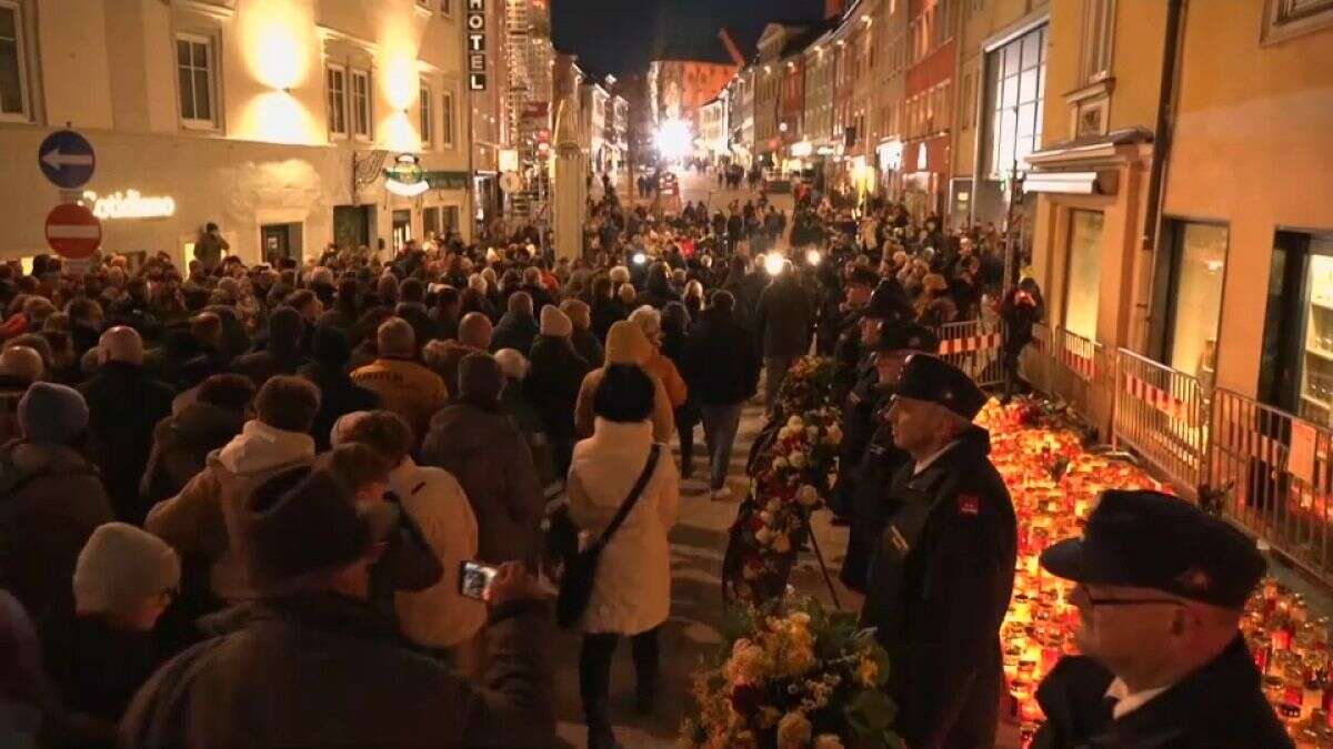 Villach llora a la víctima del apuñalamiento mortal con una vigilia