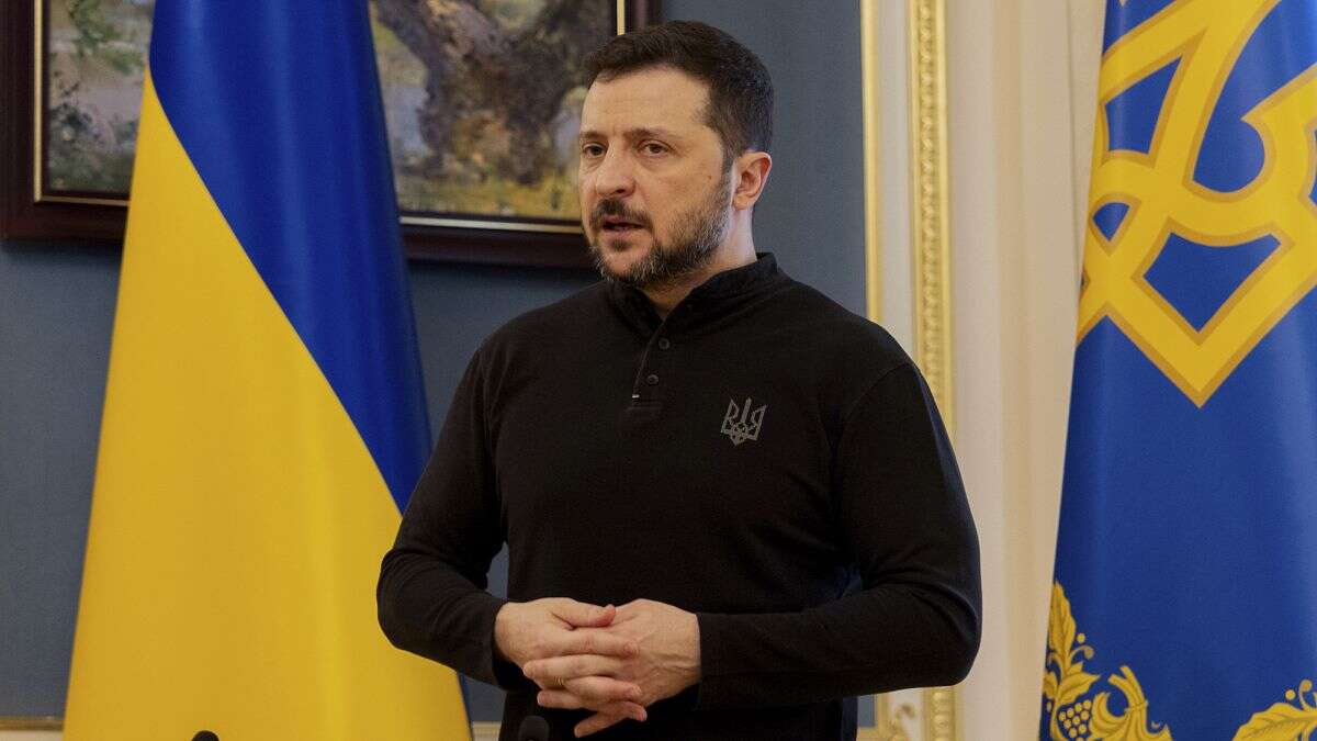 L'UE réaffirme son soutien à Zelensky, traité de 