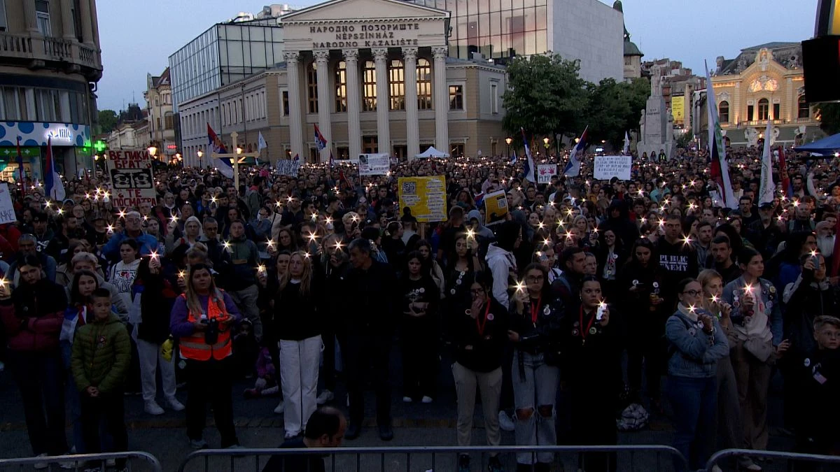 Manifestation à Subotica en Serbie : 16 minutes de silence pour les 16 victimes de Novi Sad