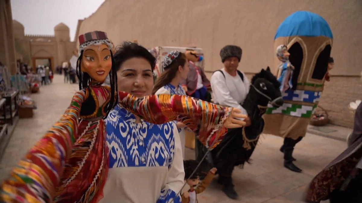 Patrimoine de Khiva : théâtres de marionnettes et cours des palais