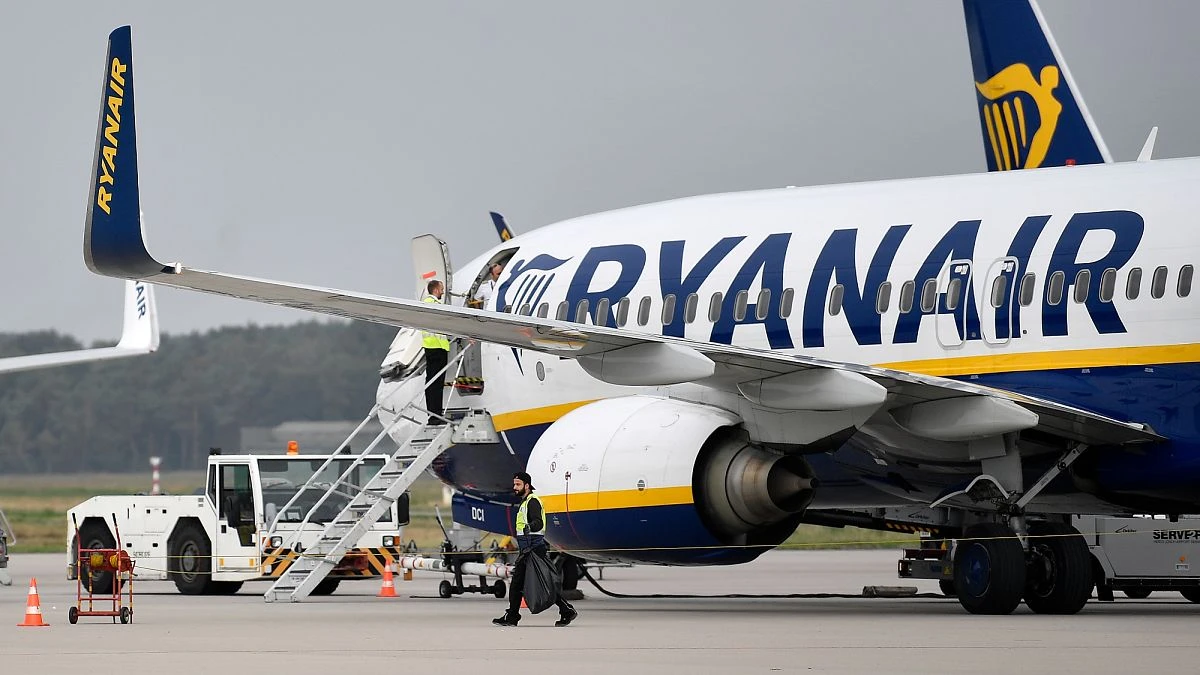 Ryanair afronta el aumento de los costes y descenso de tarifas aéreas