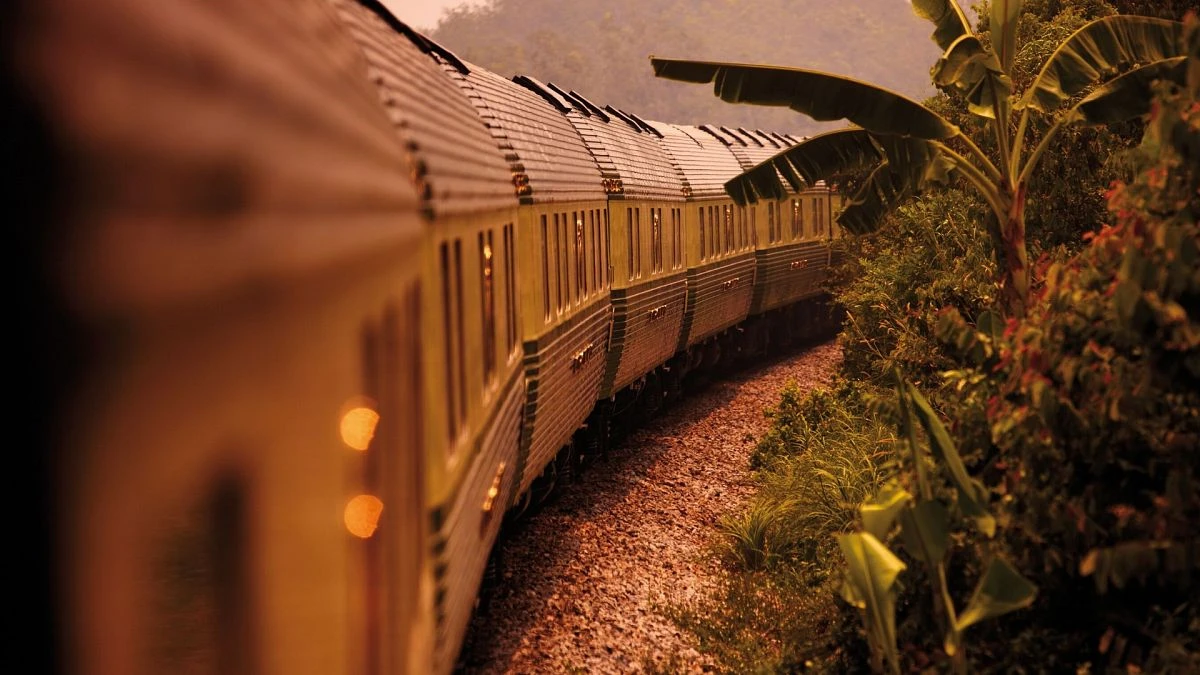 Viaje por la selva tropical en el último tren cama de Malasia