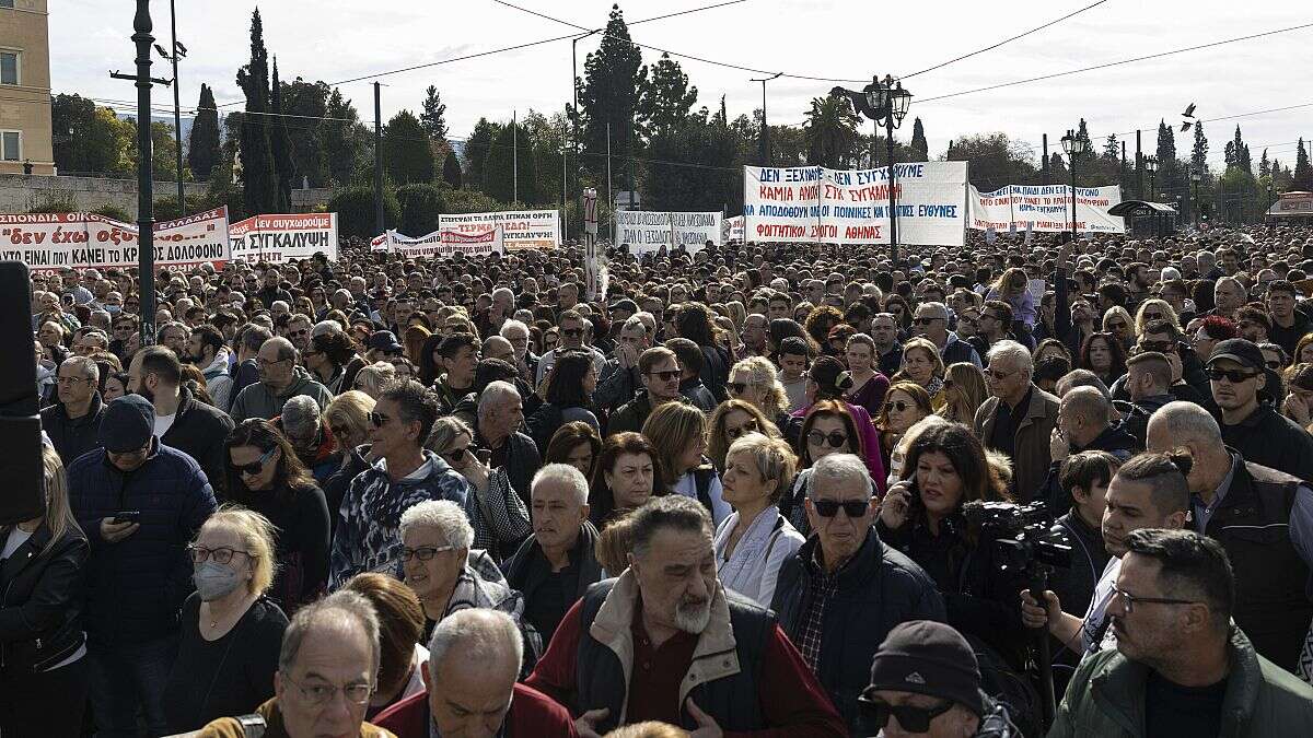 Deux ans après la catastrophe ferroviaire de Tempi qui a fait 57 morts, les manifestants en Grèce réclament 