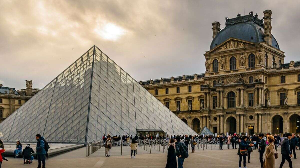 El Louvre está en 