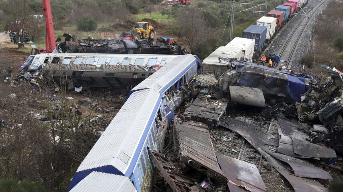 Grèce : une erreur humaine et des infrastructures inadaptées sont à l'origine de la catastrophe ferroviaire de Tempi