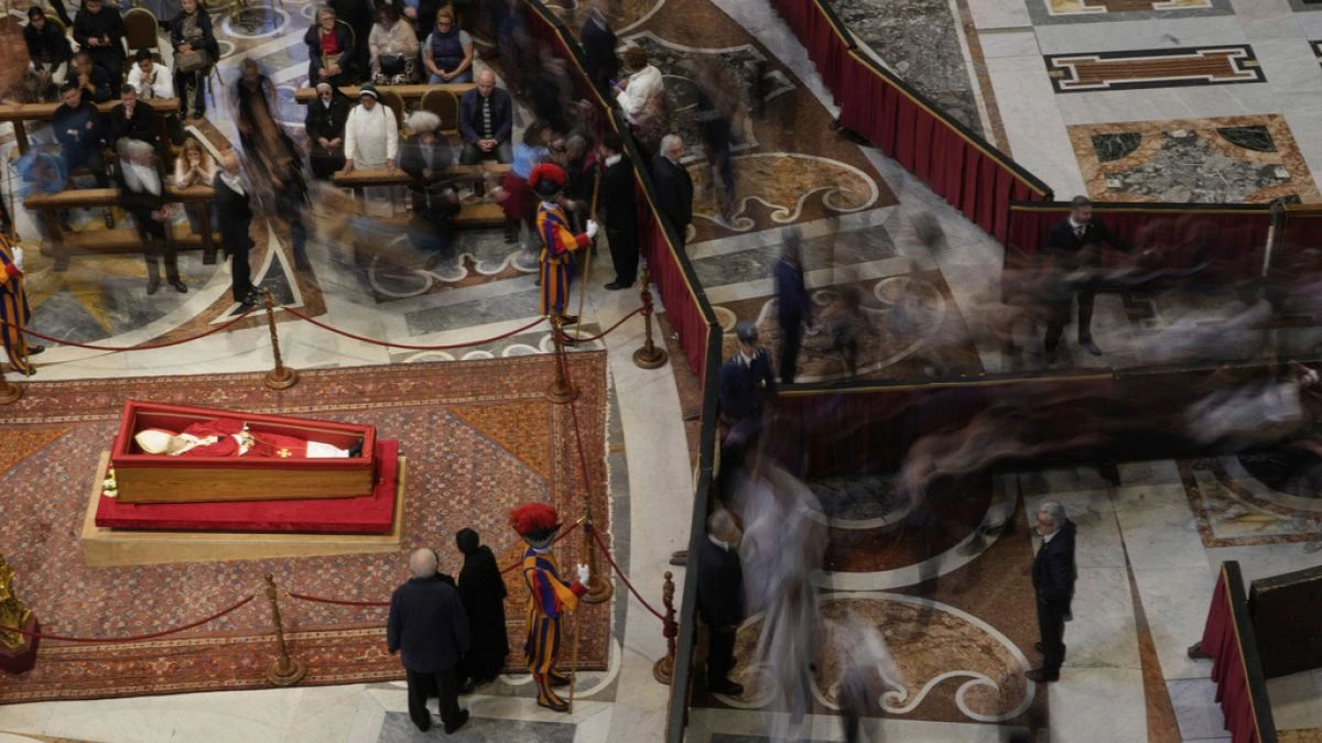 EuroVerify : non, le Vatican n'a pas empêché les Africains de se recueillir devant le pape François