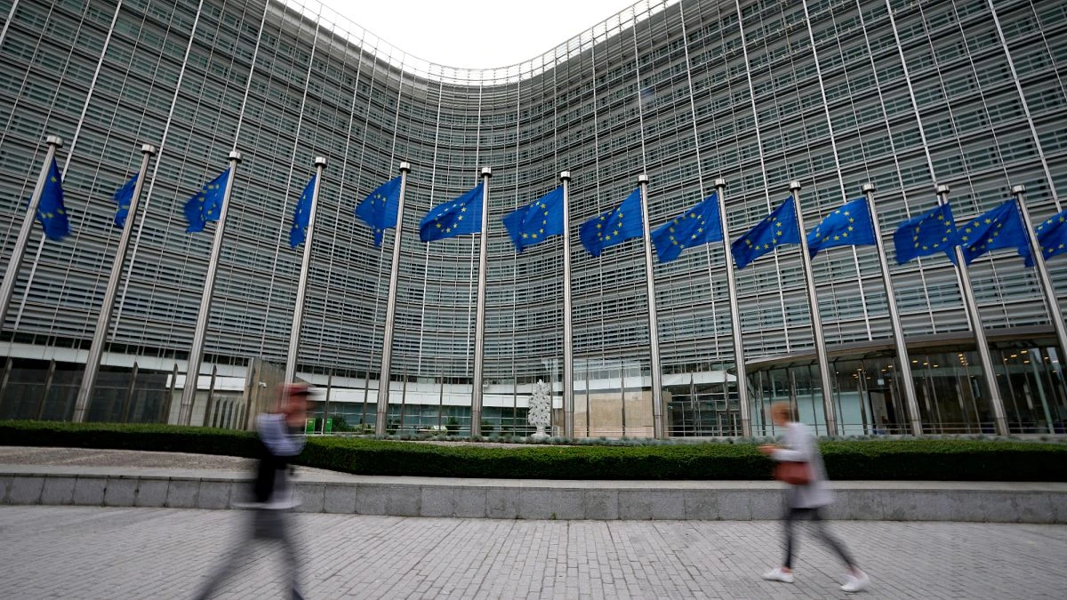 La Comisión Europea inicia una consulta sobre la estrategia de la IA