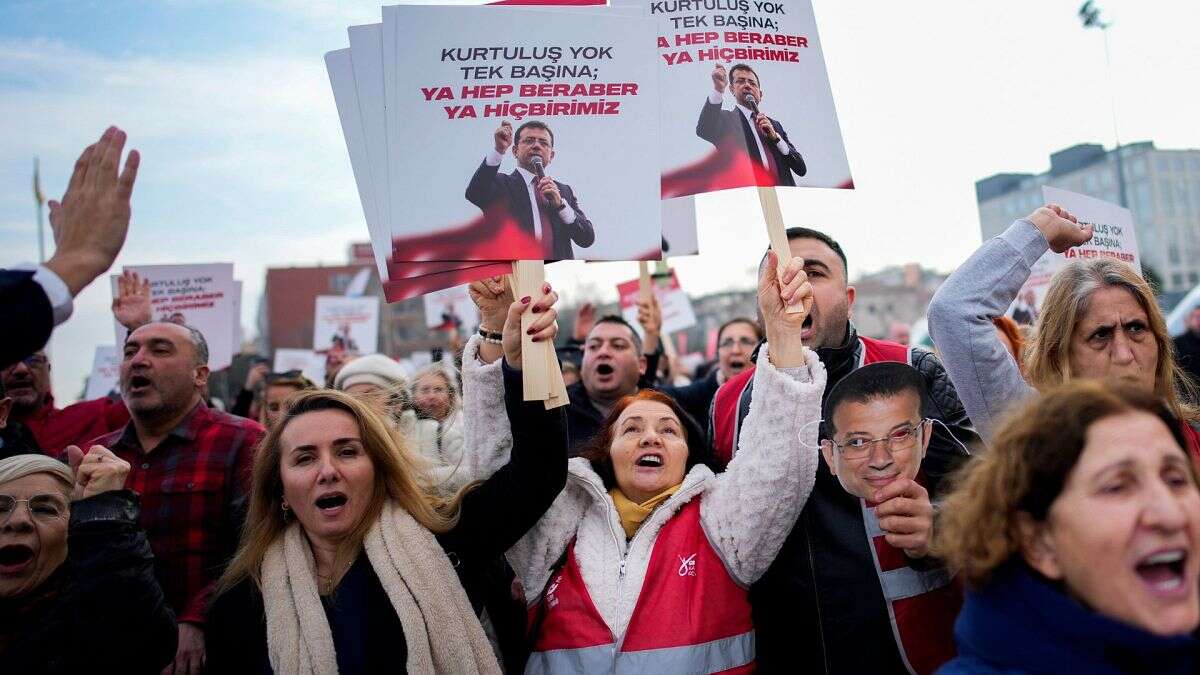 La police turque arrête 10 responsables de l'opposition pour des liens présumés avec le Pkk