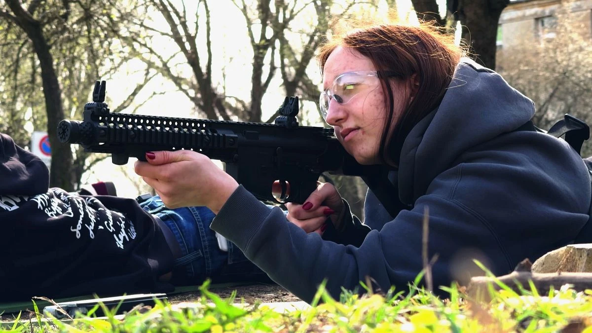 Lettonie : Entraînement au tir dans les écoles et dents de dragon à la frontière