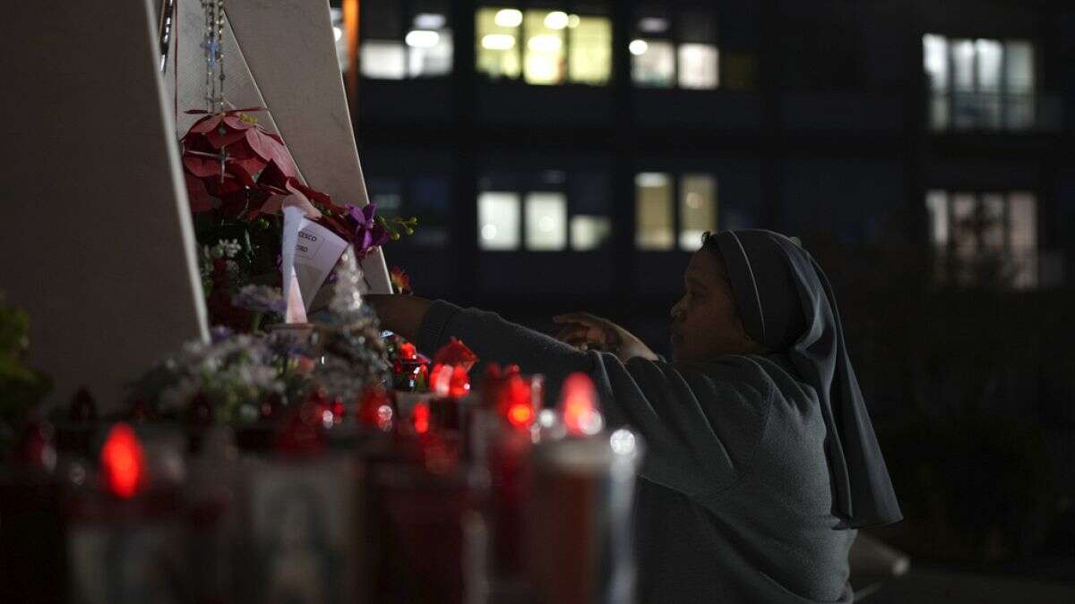 Le pape dans un état critique après une longue crise respiratoire