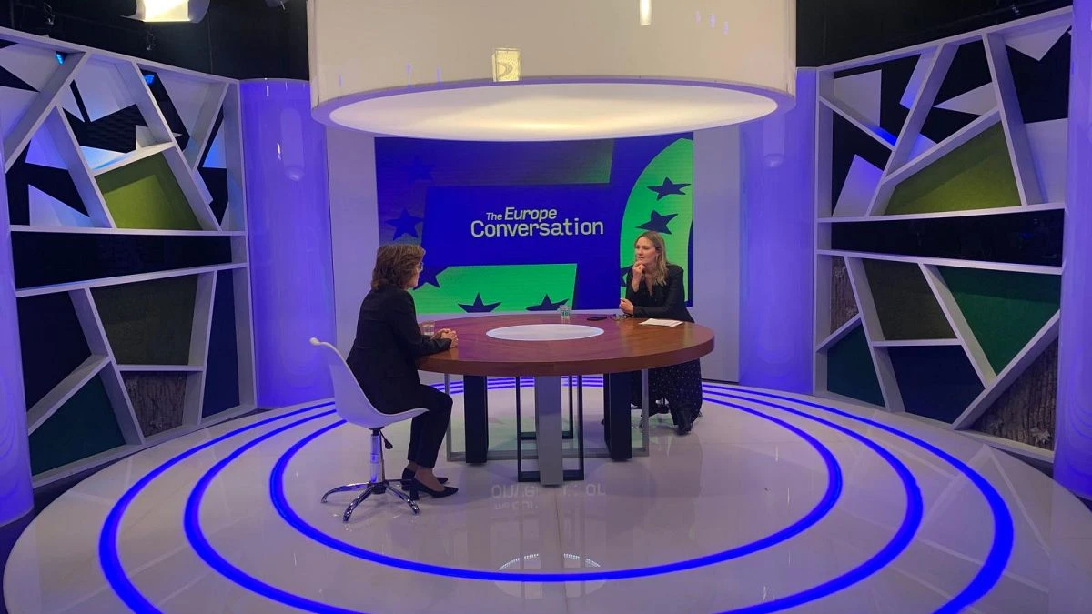 La commissaire européenne Jessika Roswall soutient la communauté LGBTQ en Hongrie