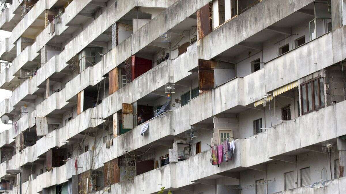 Italie : 2 morts et 13 blessés après l'effondrement d'un balcon à Naples