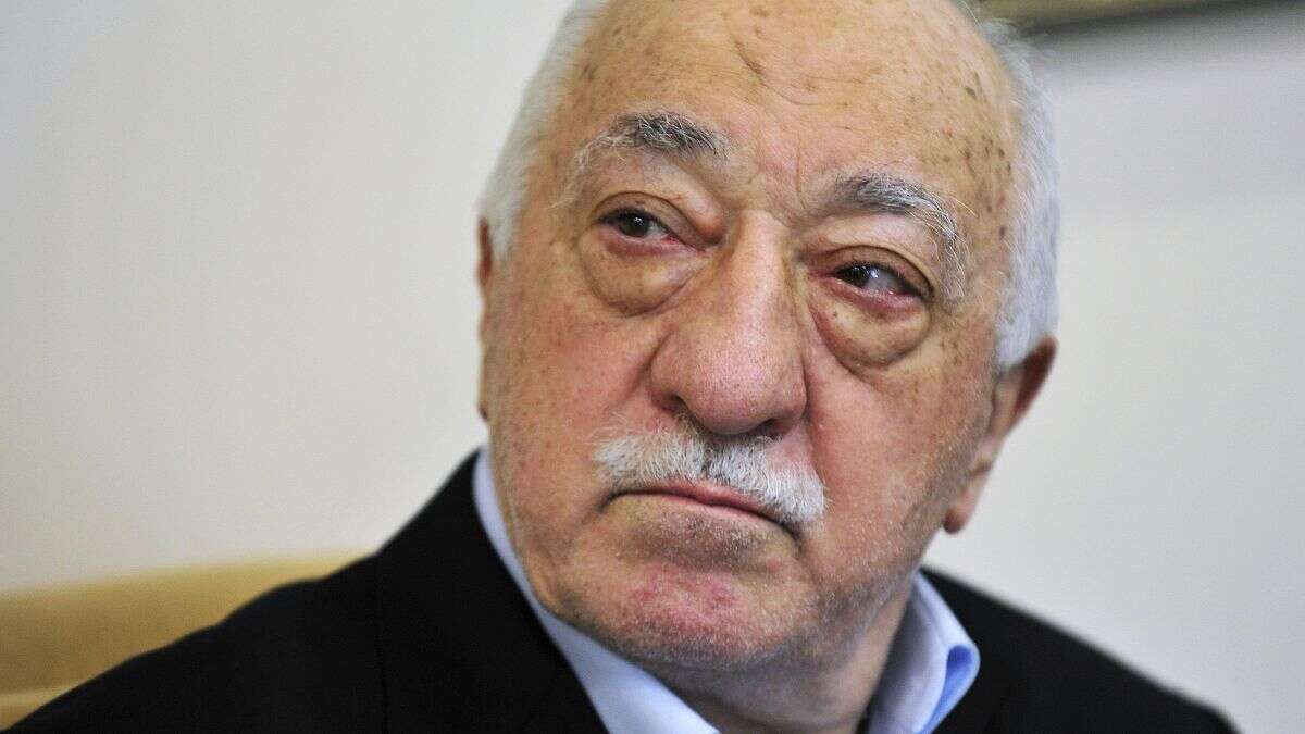 Muere el controvertido teólogo y opositor turco Fethullah Gülen