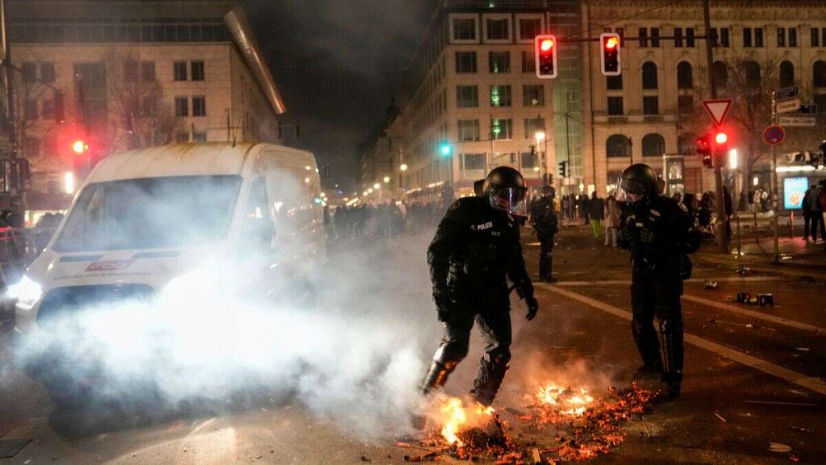 Les autorités allemandes demandent l'interdiction des feux d'artifice illégaux après la mort de cinq personnes