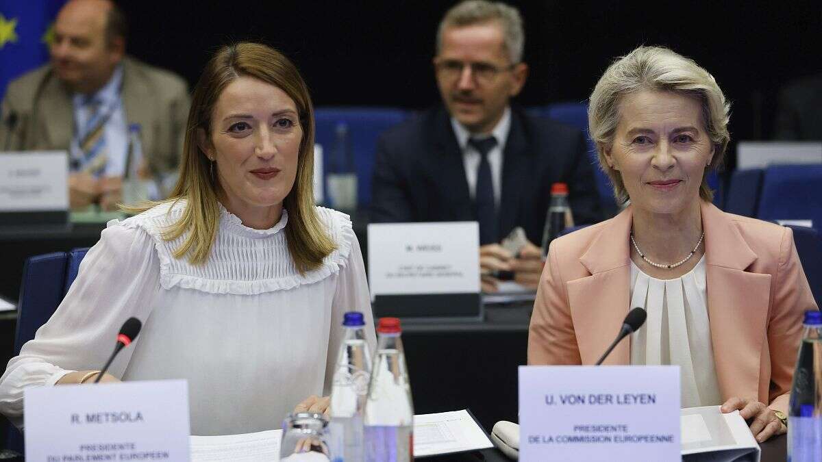 Von der Leyen otorga la cartera de Migración a sus vecinos austriacos