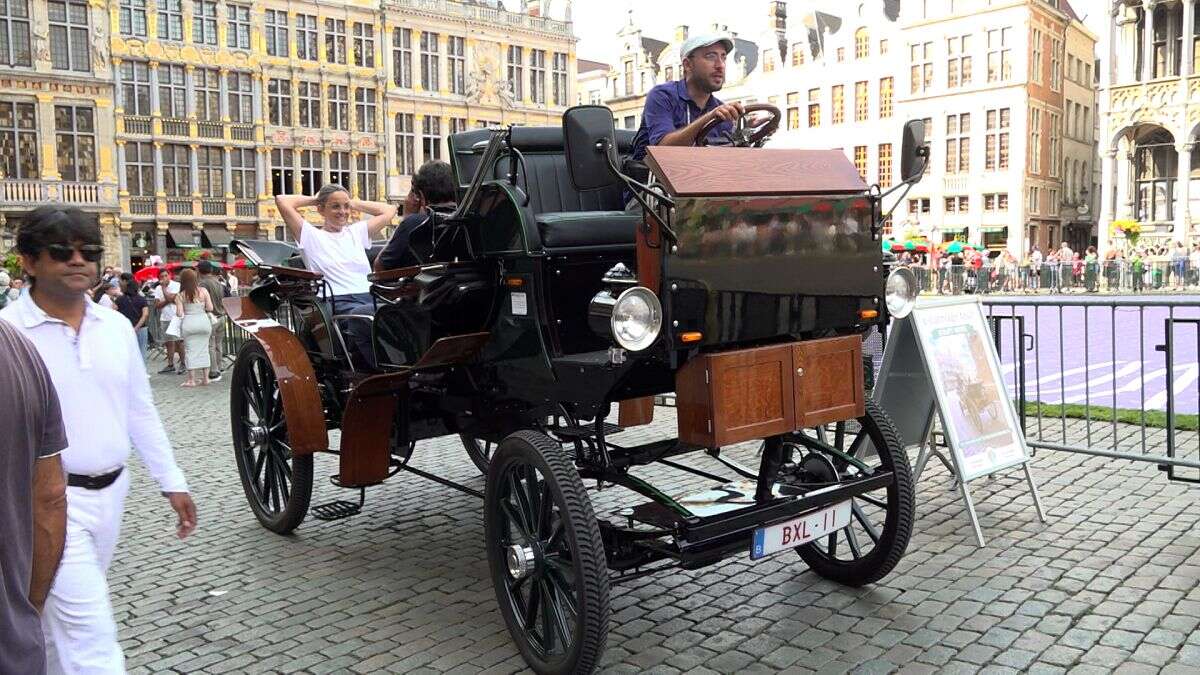 Bruxelles transitionne des calèches à cheval aux électriques