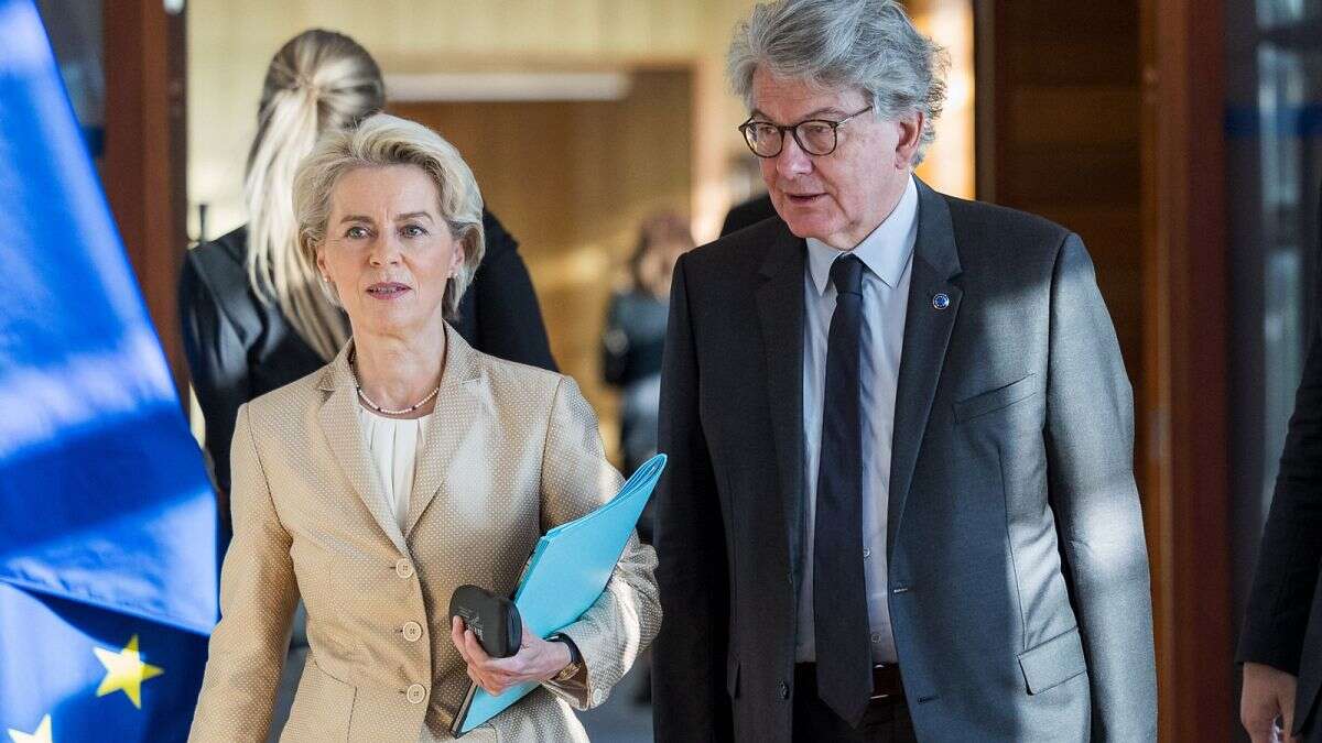 Análisis: Con Breton fuera, Von der Leyen afianza su poder