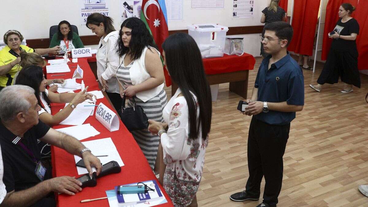 Azerbaiyán vota en sus elecciones parlamentarias anticipadas