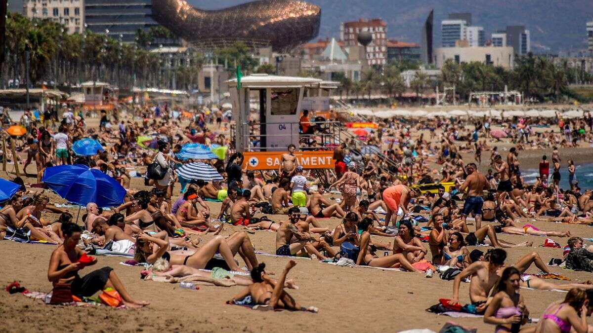 Frappée par la sécheresse, Barcelone s'interroge sur l'avenir du tourisme