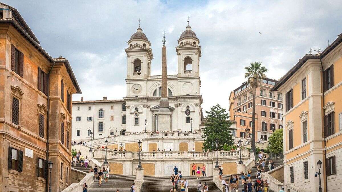 Evite este error turístico de 'Emily en París' cuando visite Roma