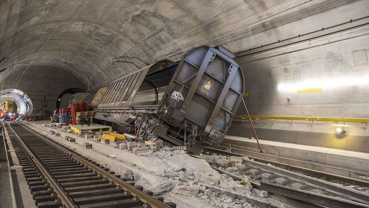 Reabre el túnel ferroviario de San Gotardo, el más largo del mundo