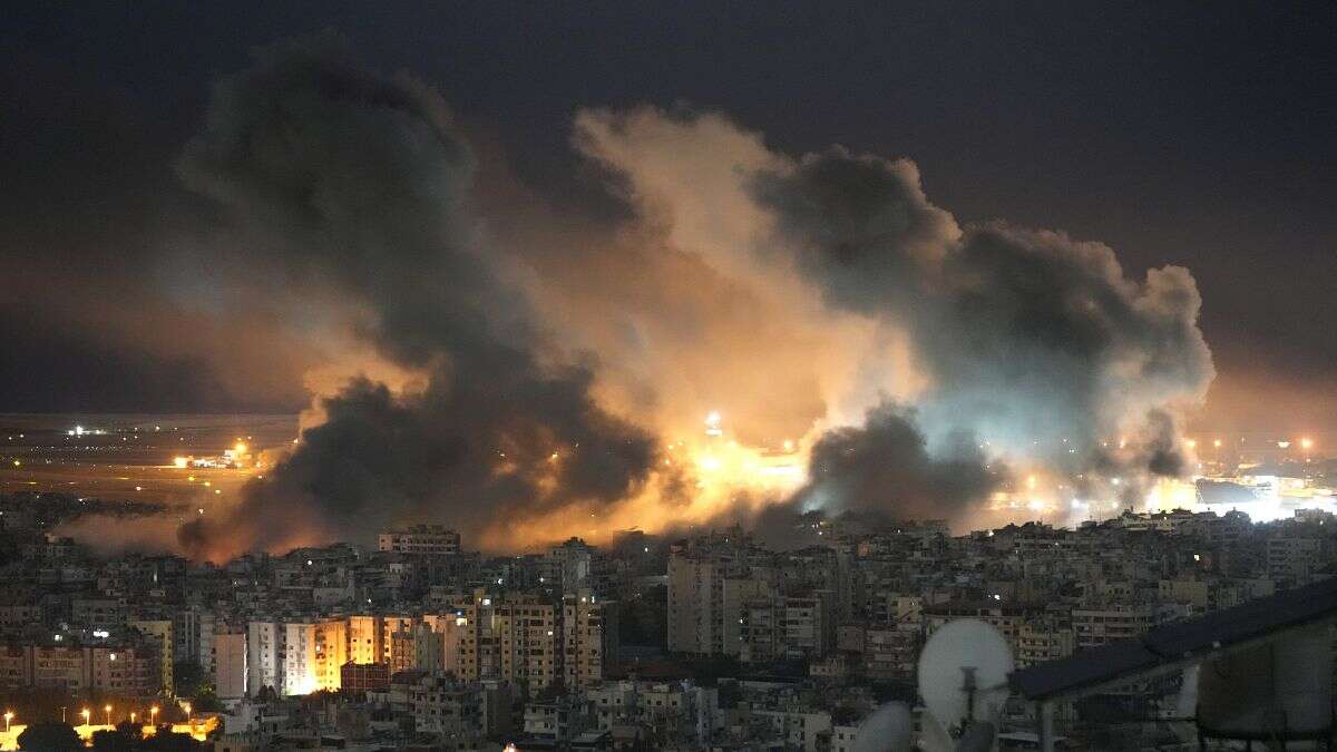 L'armée israélienne cible les systèmes bancaires du Hezbollah au Liban