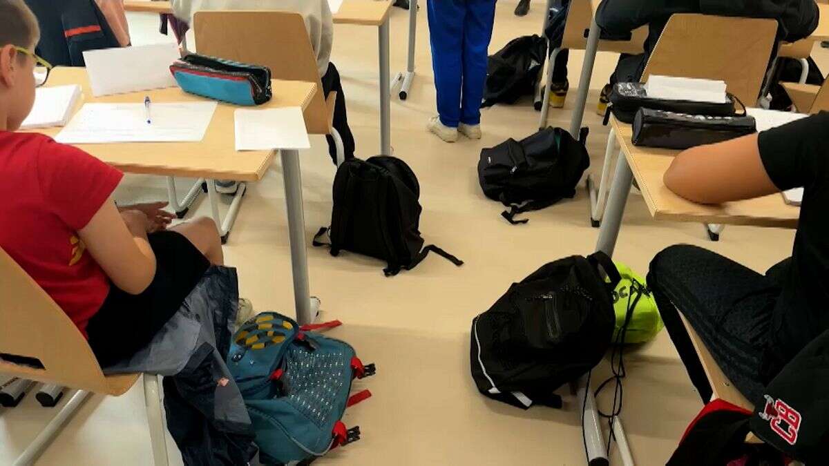 France : des collèges expérimentent l'école sans téléphones