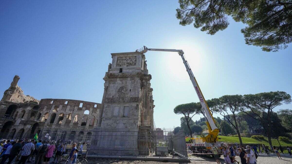 Chaparrón en Roma: un rayo daña el Arco de Constantino