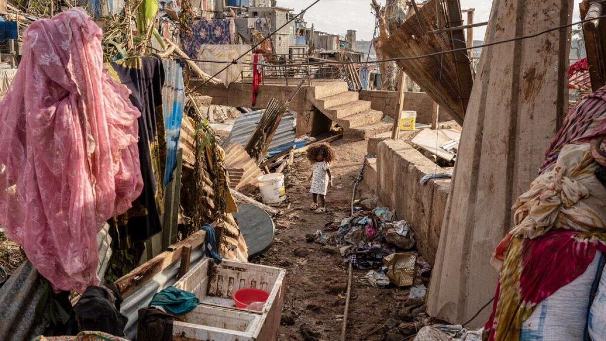 Emmanuel Macron visita Mayotte tras el paso del ciclón Chido