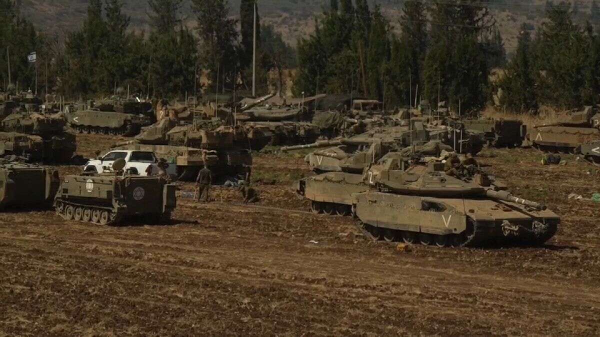 ¿Invadirá Israel el Líbano? Su Ejército se ha desplazado a la frontera