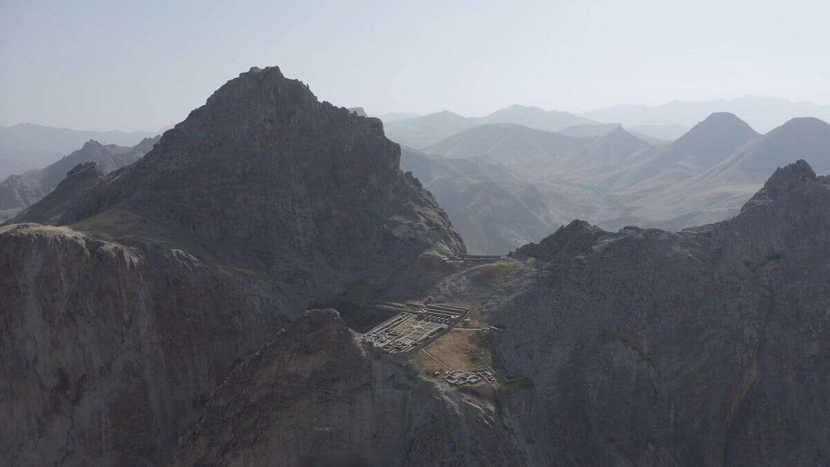 Forteresse perchée et repas traditionnel de Khan dans le Nakhitchevan