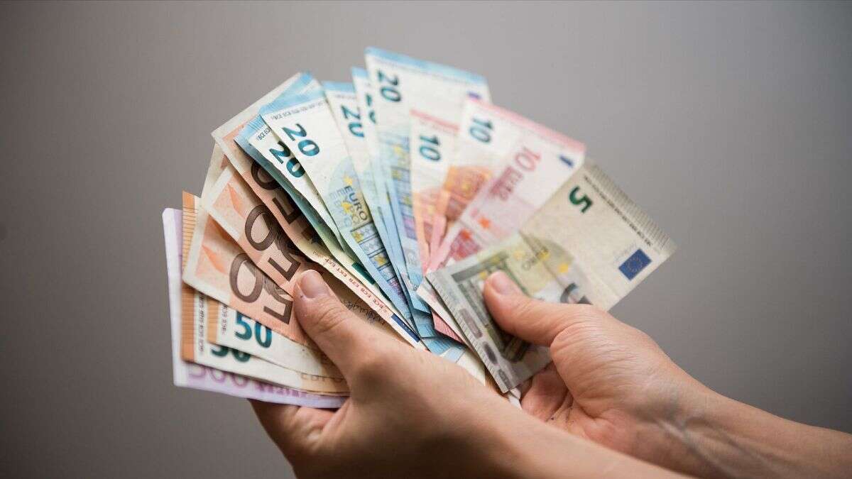 Parité euro-dollar : l'euro pourrait-il passer sous la valeur du billet vert en 2025 ?