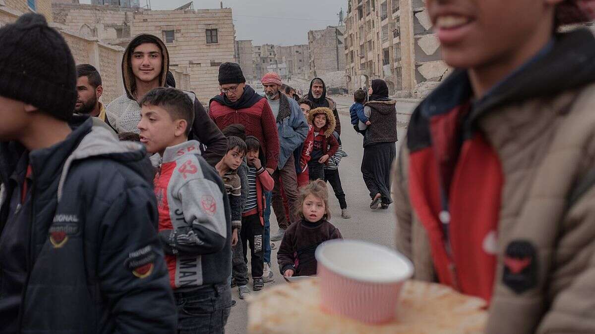 En Alepo, arrasada por la guerra, la esperanza asoma entre las ruinas