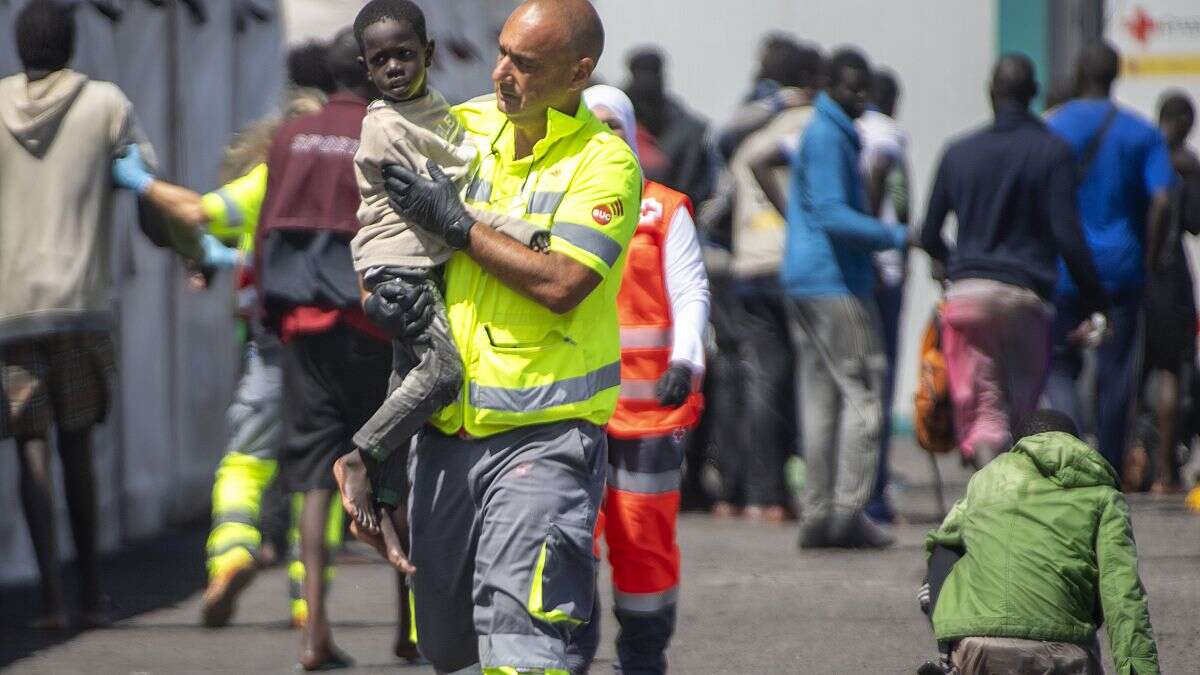 Le Premier ministre espagnol s'est rendu aux îles Canaries pour discuter des mineurs isolés