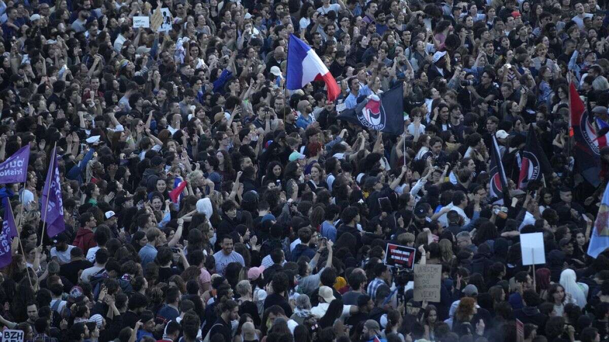 Coup de tonnerre au second tour : l'alliance de gauche arrive en tête